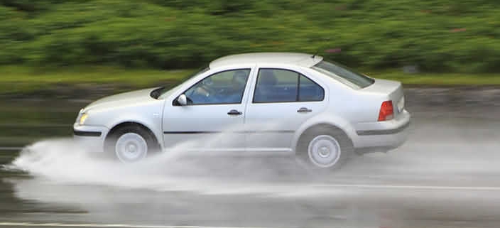 aquaplaning car