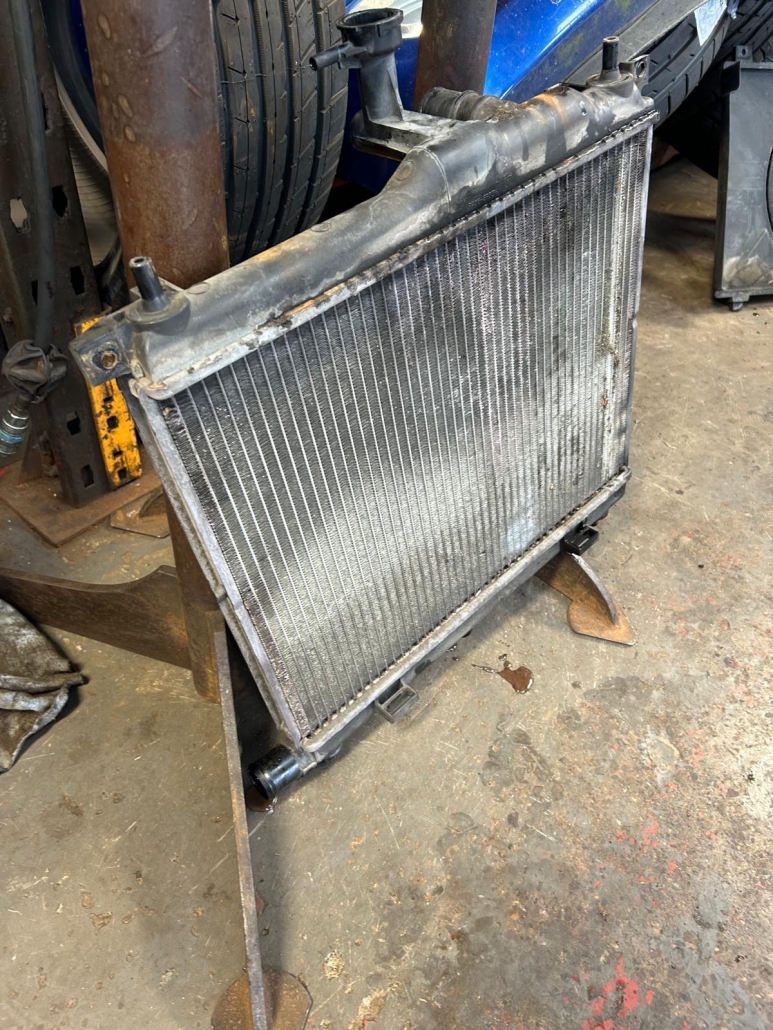 Hyundai i10 with Radiator leak