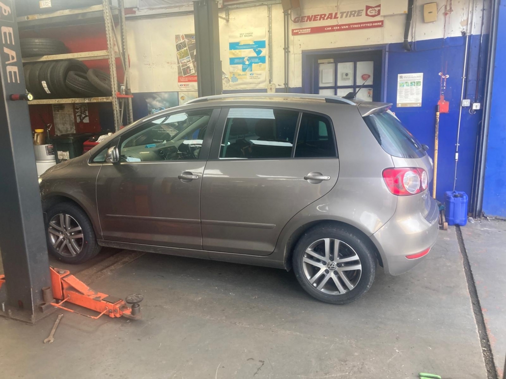 VW Golf for Budget Tyres