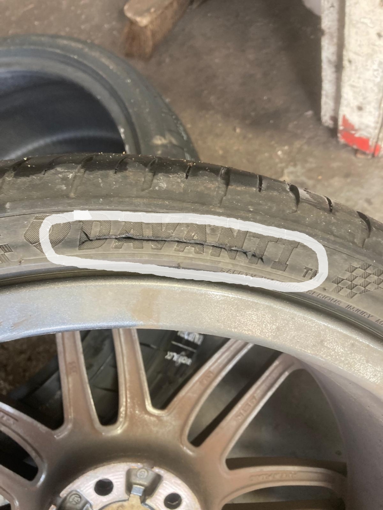 audi-A1-dangerous-tyre