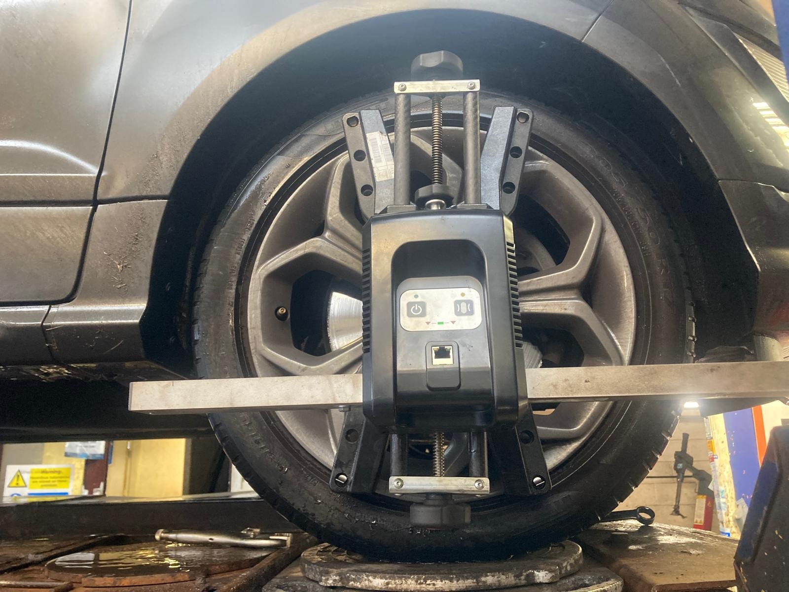 Ford EcoSport for Wheel Alignment