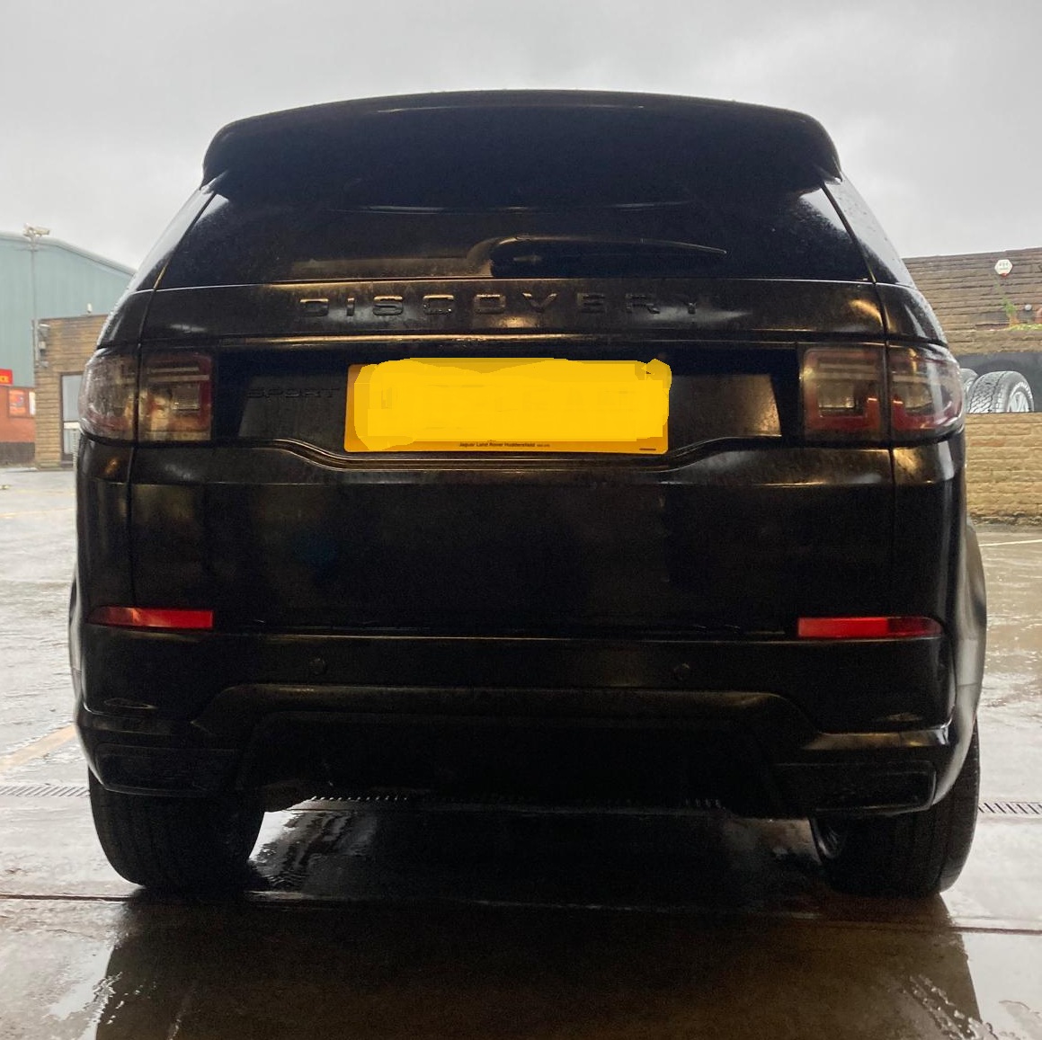 Range Rover with Tyre Sidewall Damage