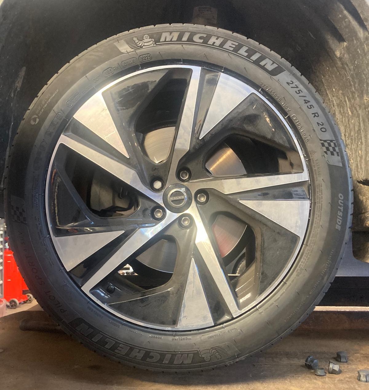 Volvo XC90 for new Michelin Tyres