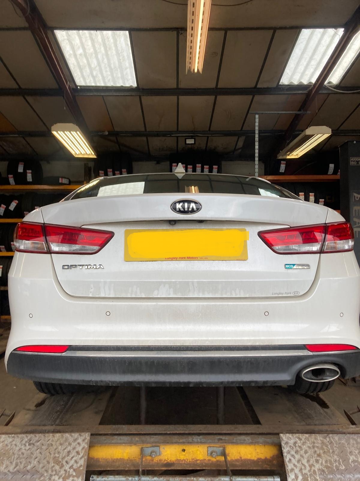 Kia Optima for new RoadX Tyres