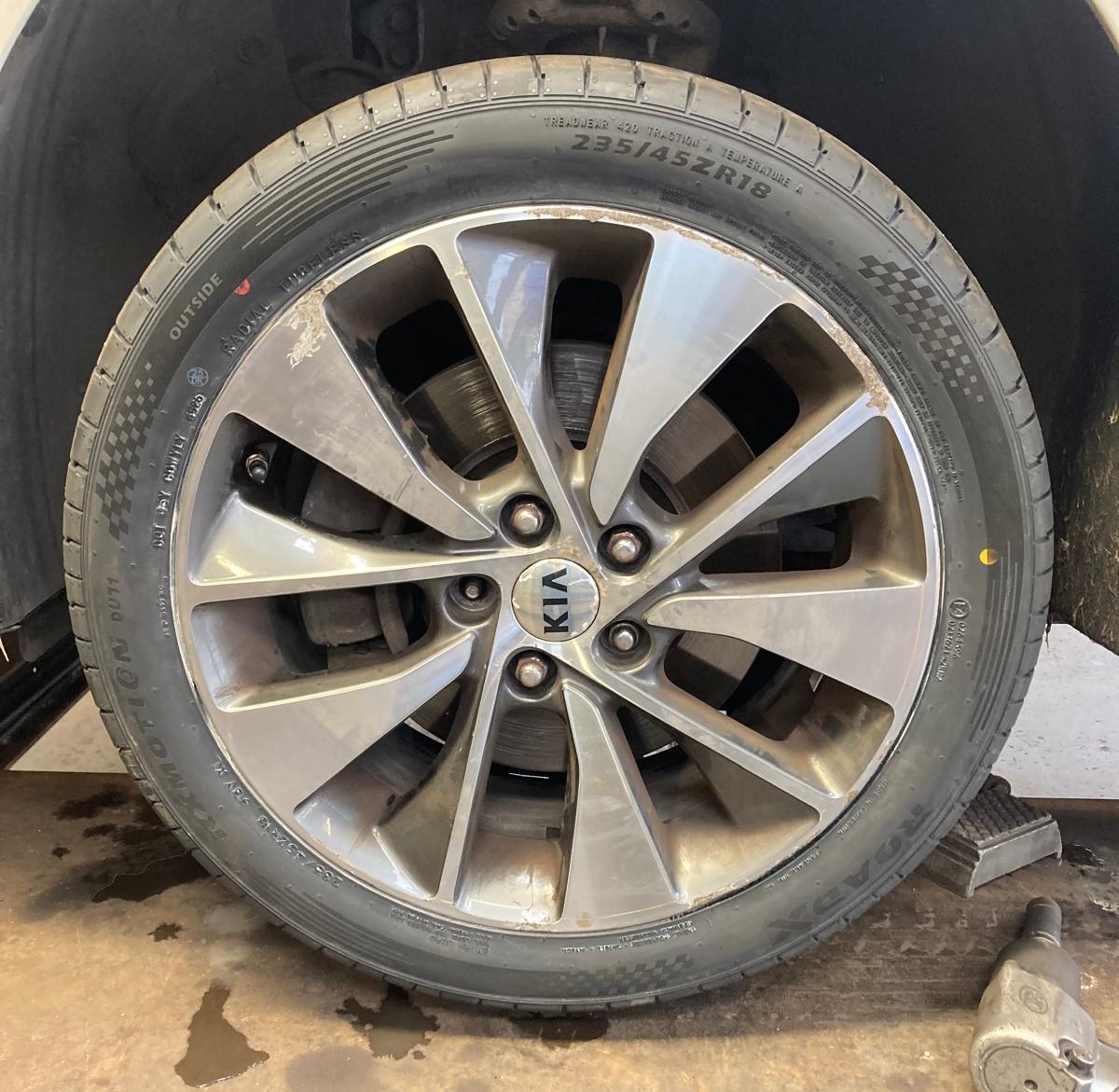 Kia Optima for new RoadX Tyres