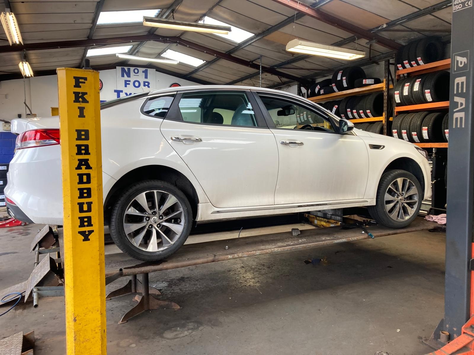 Kia Optima for new RoadX Tyres