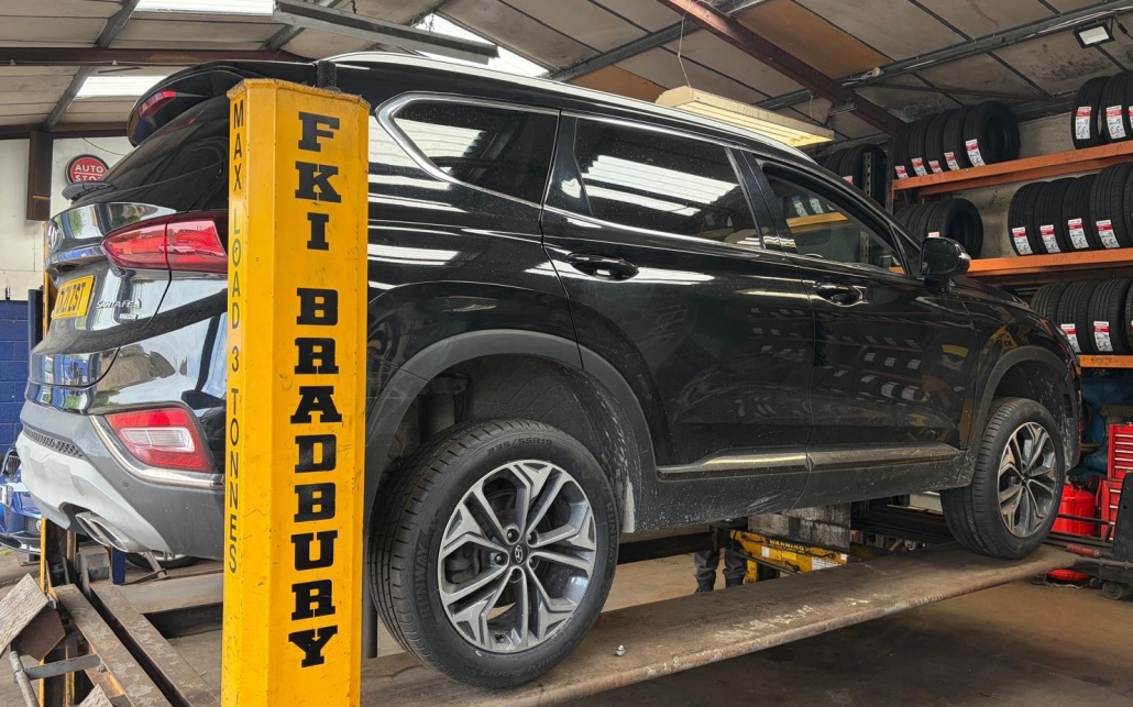 Hyundai Santa Fe gets new tyres