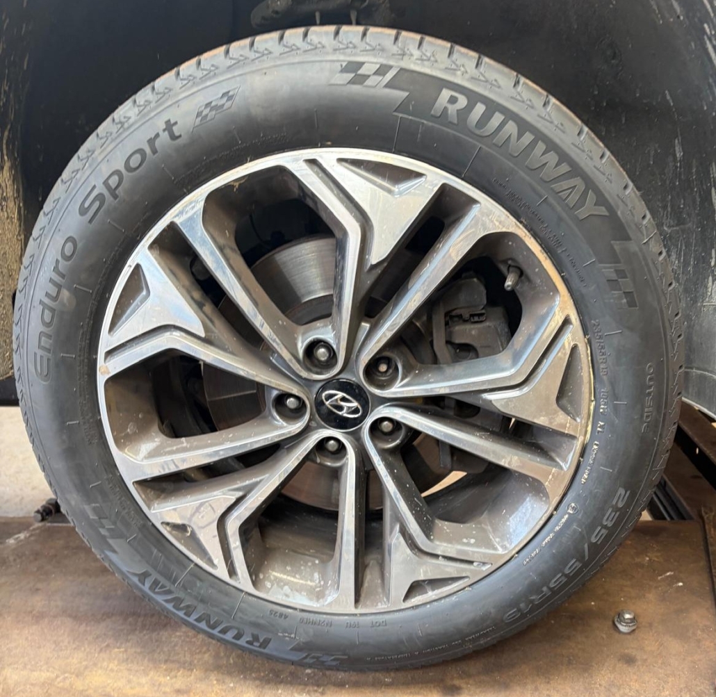 Hyundai Santa Fe gets new tyres