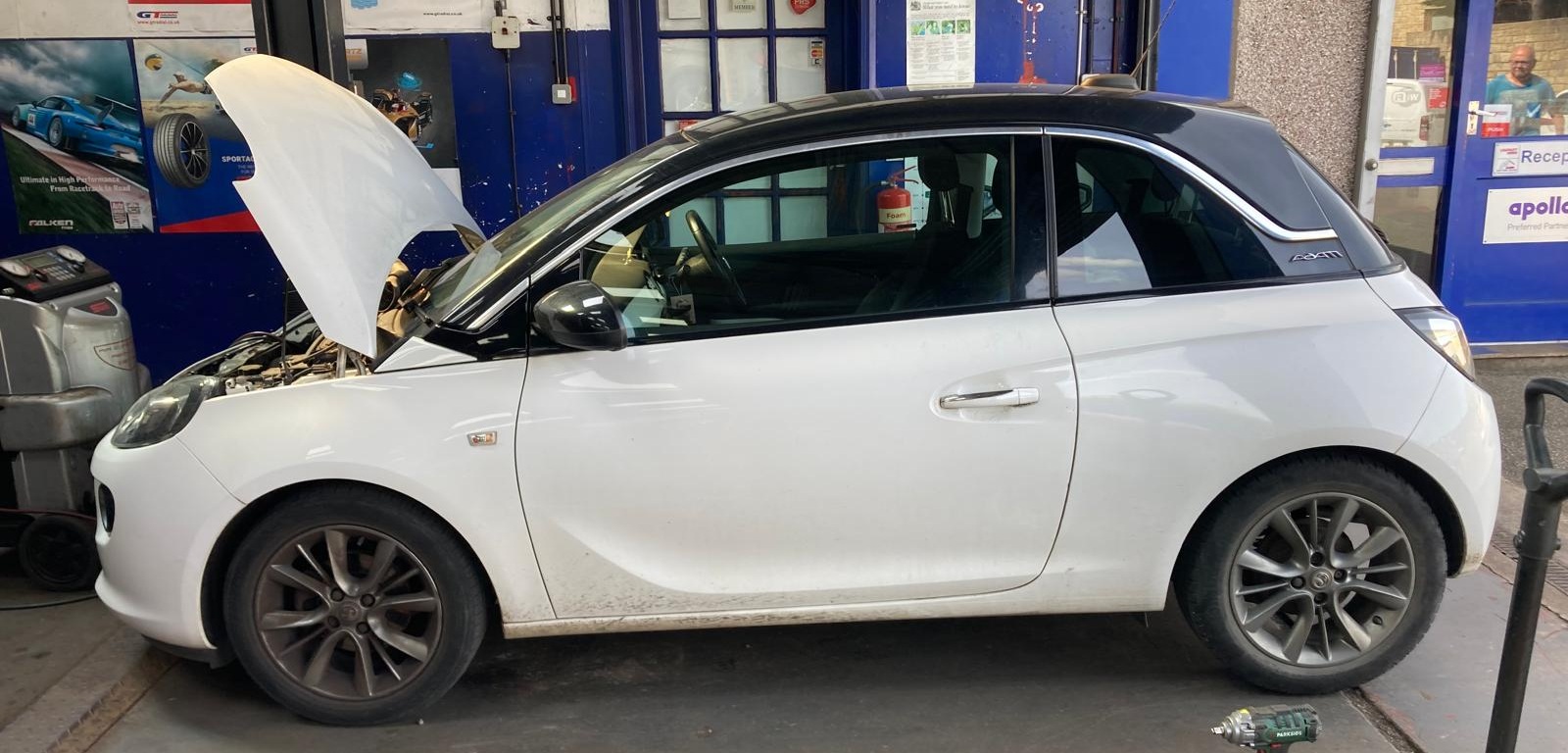 Vauxhall for Air-Con Re-gas