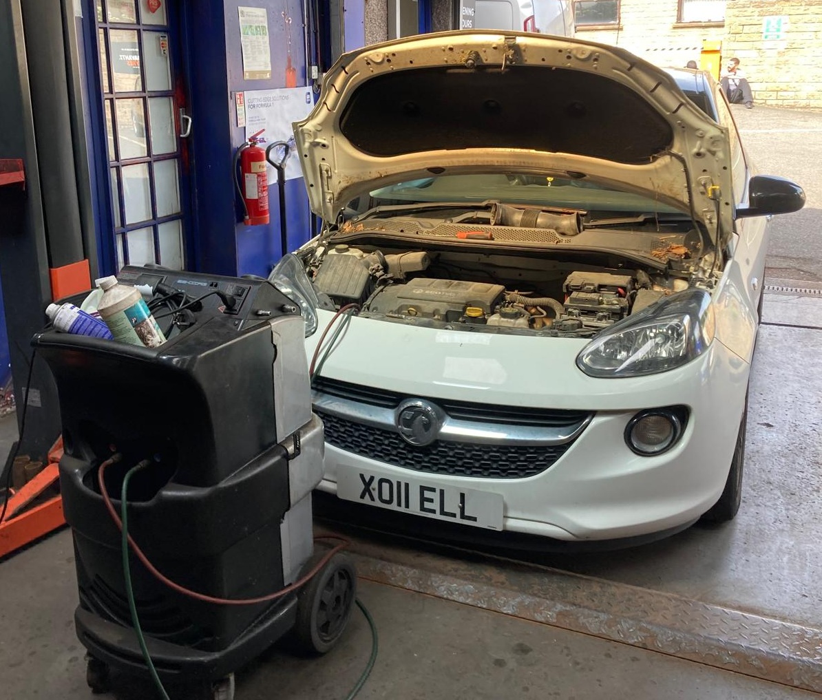 Vauxhall for Air-Con Re-gas