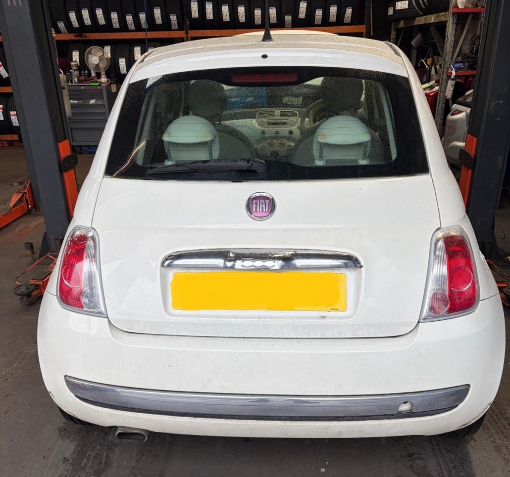 Clean Fiat 500 Lights Up
