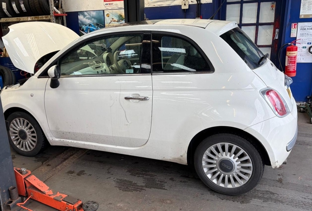 Clean Fiat 500 Lights Up