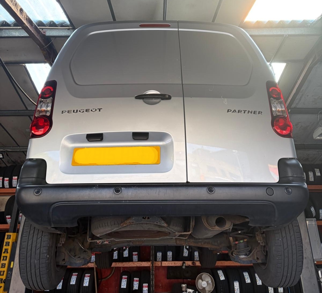 Peugeot Van for Mechanical Repairs