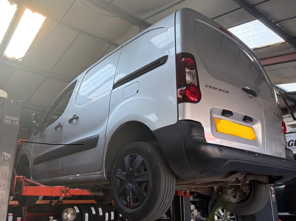 Peugeot Van for Mechanical Repairs