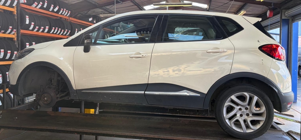 Renault Captur with Noisy Tyresouter-edge wear in Halifax